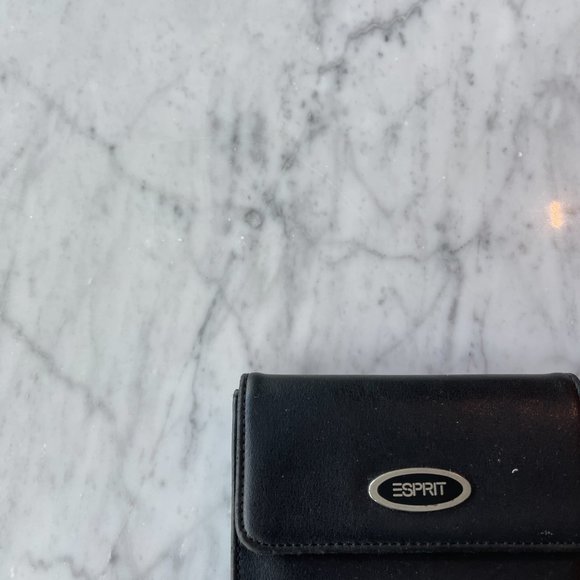 Esprit Black Expandable Wallet - Picture 2 of 9